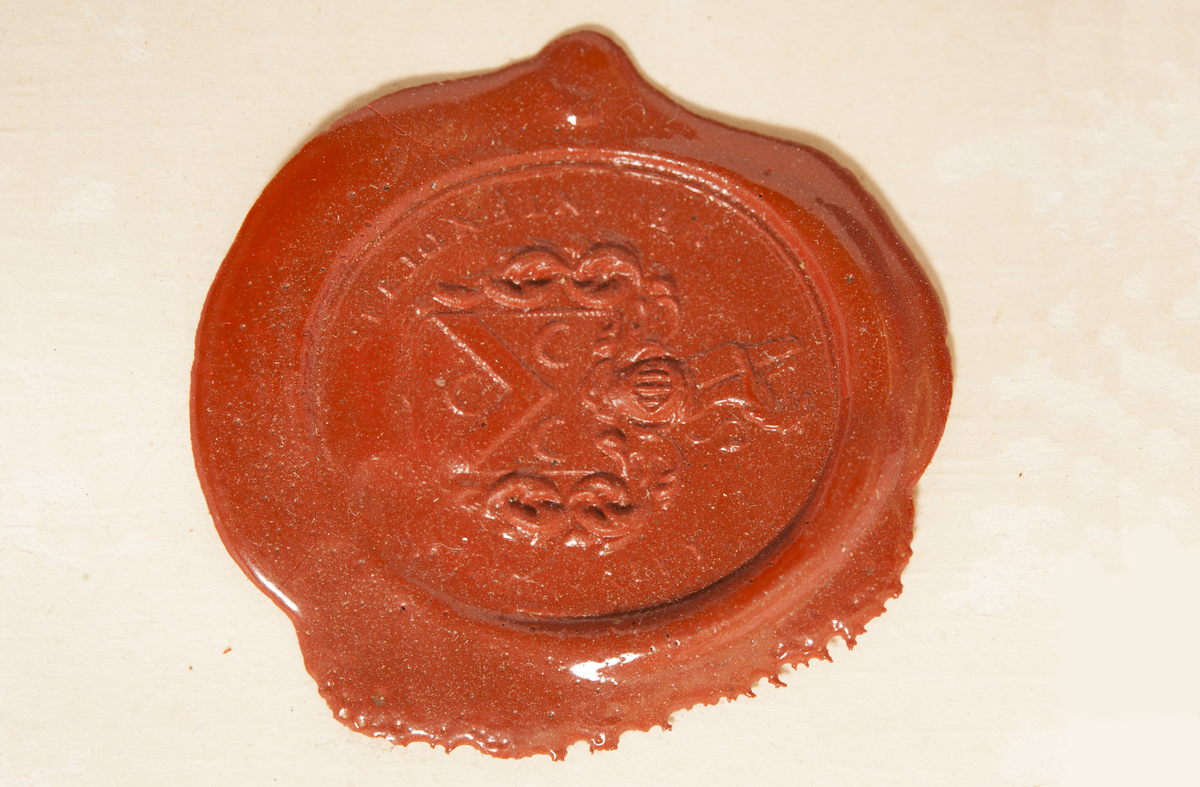 F.H. af Chapmans vapensköld krönt av galjonslejon.