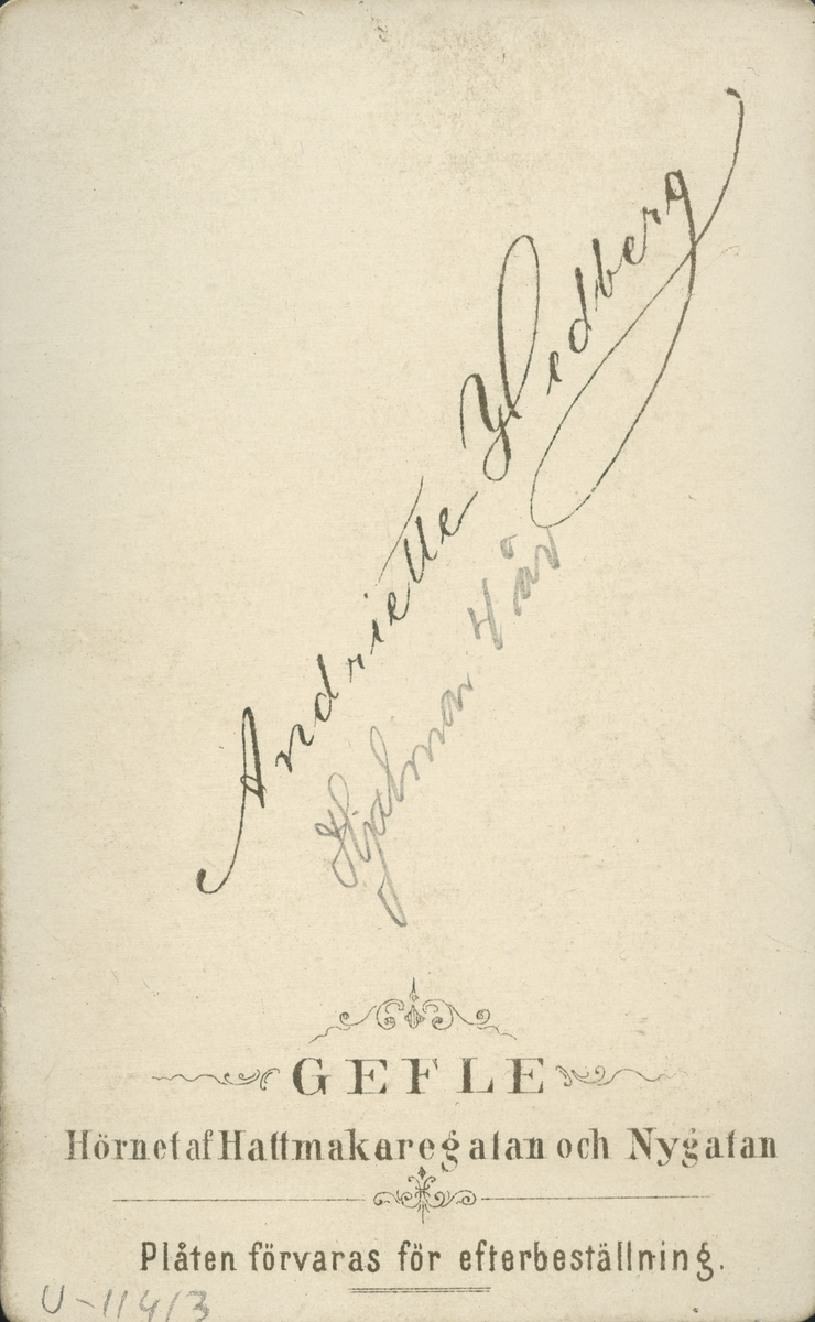 Barnporträtt. Hjalmar 4 år (enligt text baksida kort).