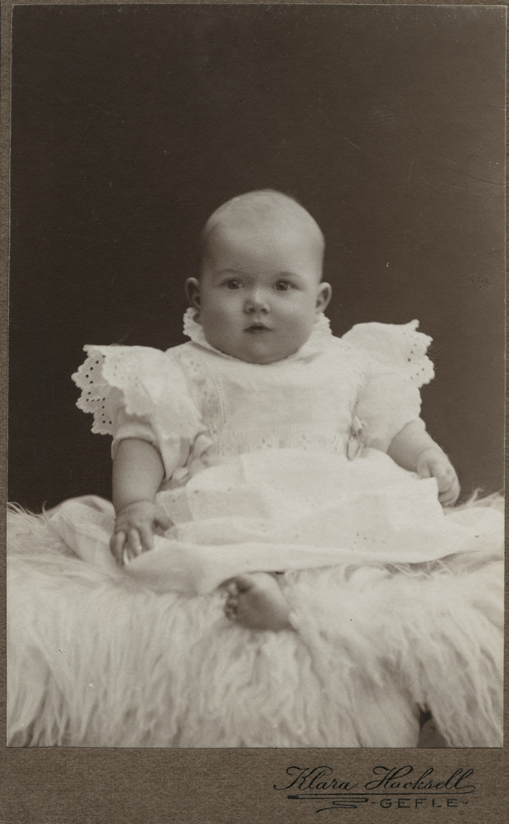 Barnporträtt. Britta Kjellin 1912.