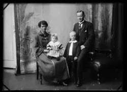 Gruppebilde, fire personer