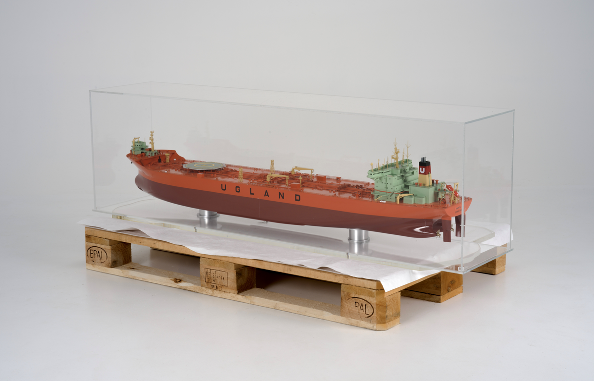 Modell av tankskipet Juanita fra rederiet Ugland.