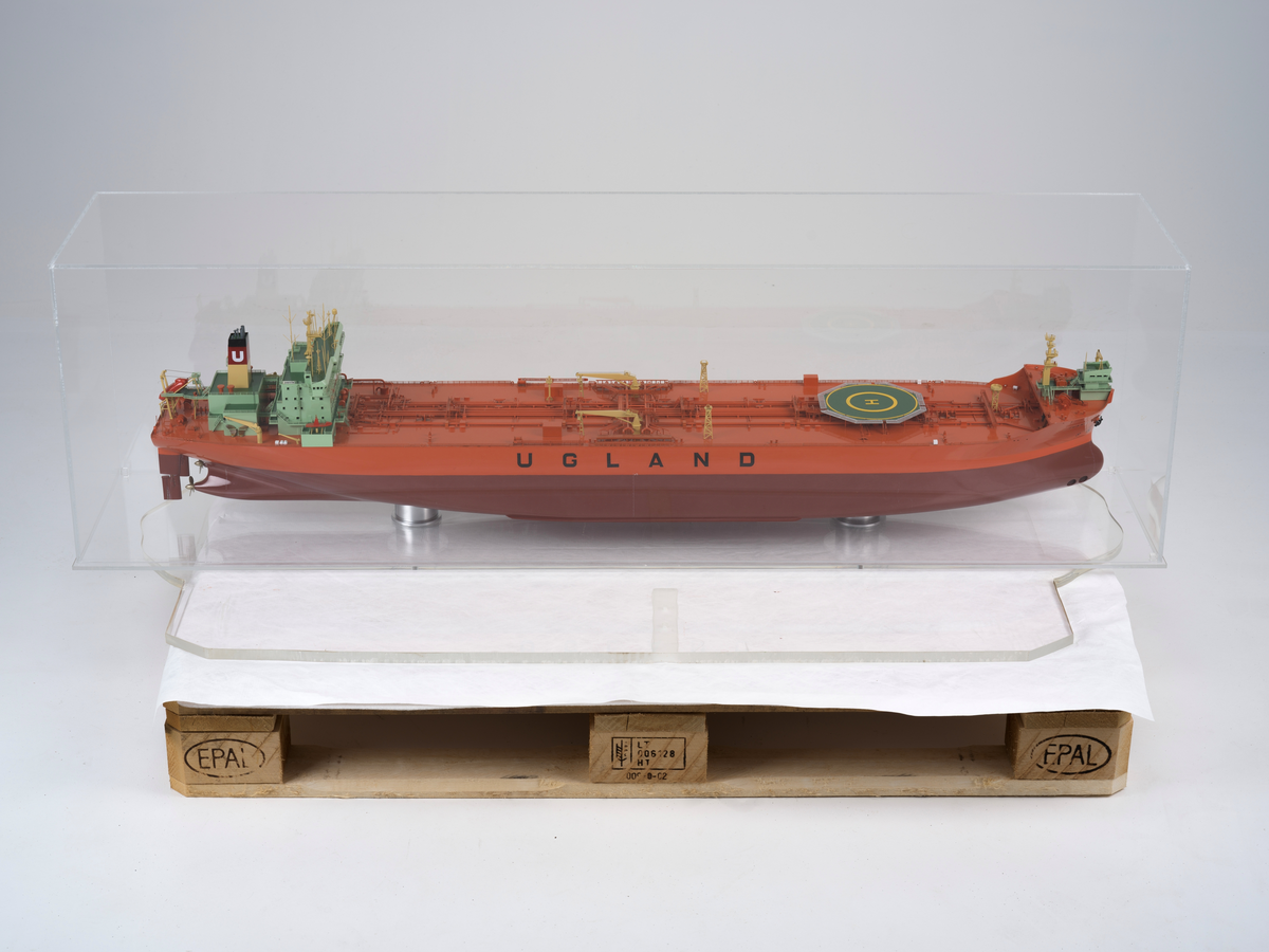 Modell av tankskipet Juanita fra rederiet Ugland.
