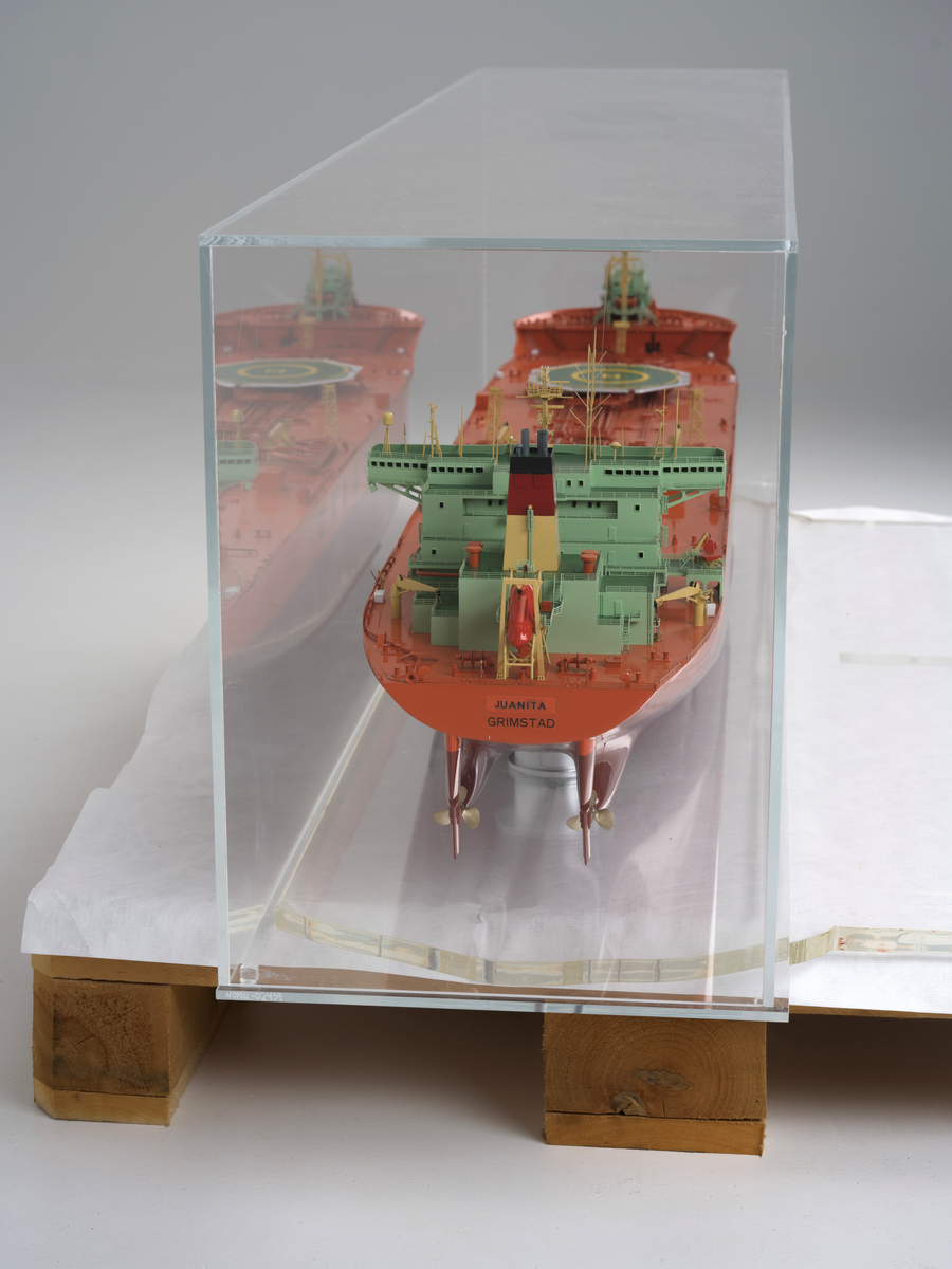 Modell av tankskipet Juanita fra rederiet Ugland.