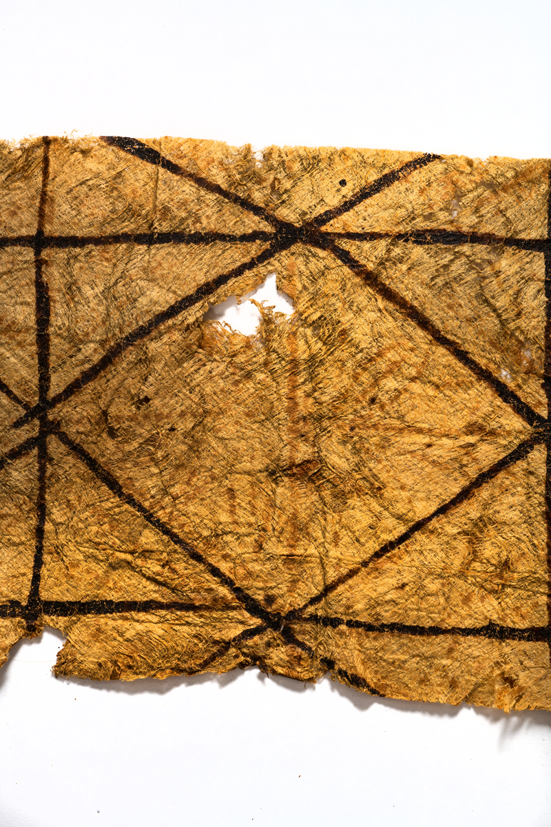 Hemfört från Söderhavet av sjökapten Johan Axel Hedlund vid resa med barkskeppet FREDENSBORG på 1890-talet.

Troligen från Samoa eller Tonga.