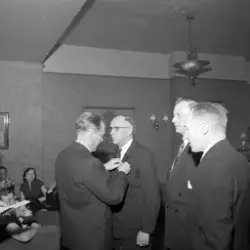 Kvam & Gisvold A/S feirer 50 år - medaljeoverrekkelse