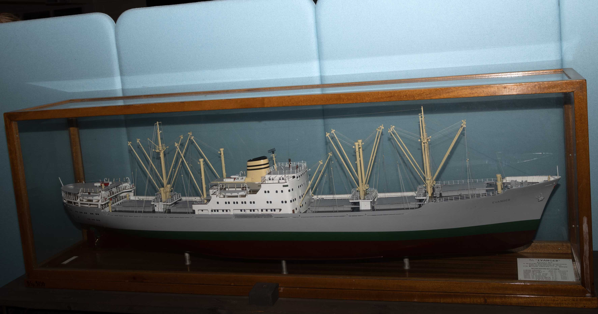 Helmodell av MS EVANGER bg. 1955 ved BMV for rederiet Westfal-Larsen.
