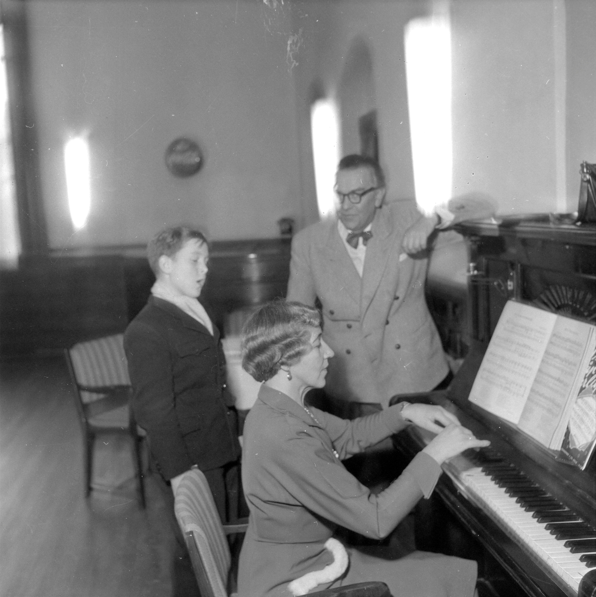 Barn prøvesynger på Teatret