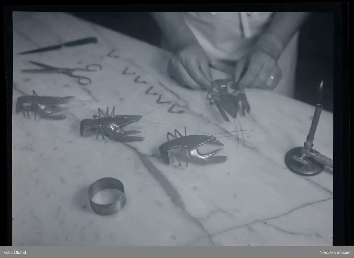 
Fotografier som visar olika typer av konditorarbeten, ur konditormästare Helmut Rosenthals arkiv.  Många av bilderna publicerade i "Tårtboken" utgiven av Lars Hökbergs bokförlag Stockholm, 1950.