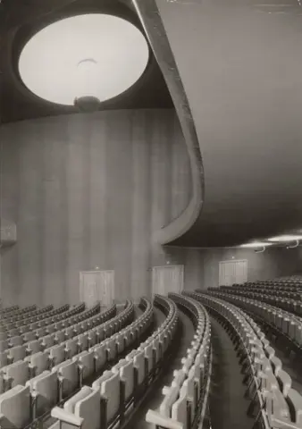 Saga kino i Odd Fellow-bygningen, fra kinosalen [Fotografi]