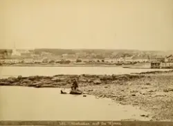 Hamar, Bypanorama, fisker på Tjuvholmen. Strandgatehagene, J