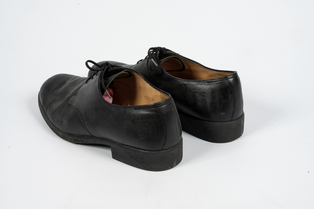 Svarta lågskor till uniform, daglig dräkt för sergeant.