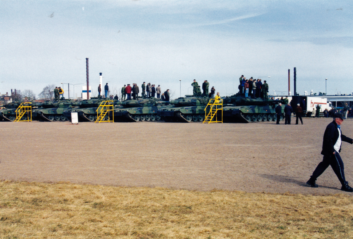 Försvarets dag i Skövde mars 2000. Strv 122.