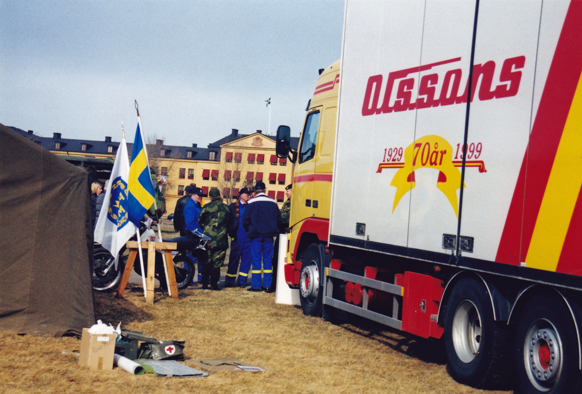 Försvarets dag i Skövde mars 2000. Information av Frivilliga Automobilkåren.
