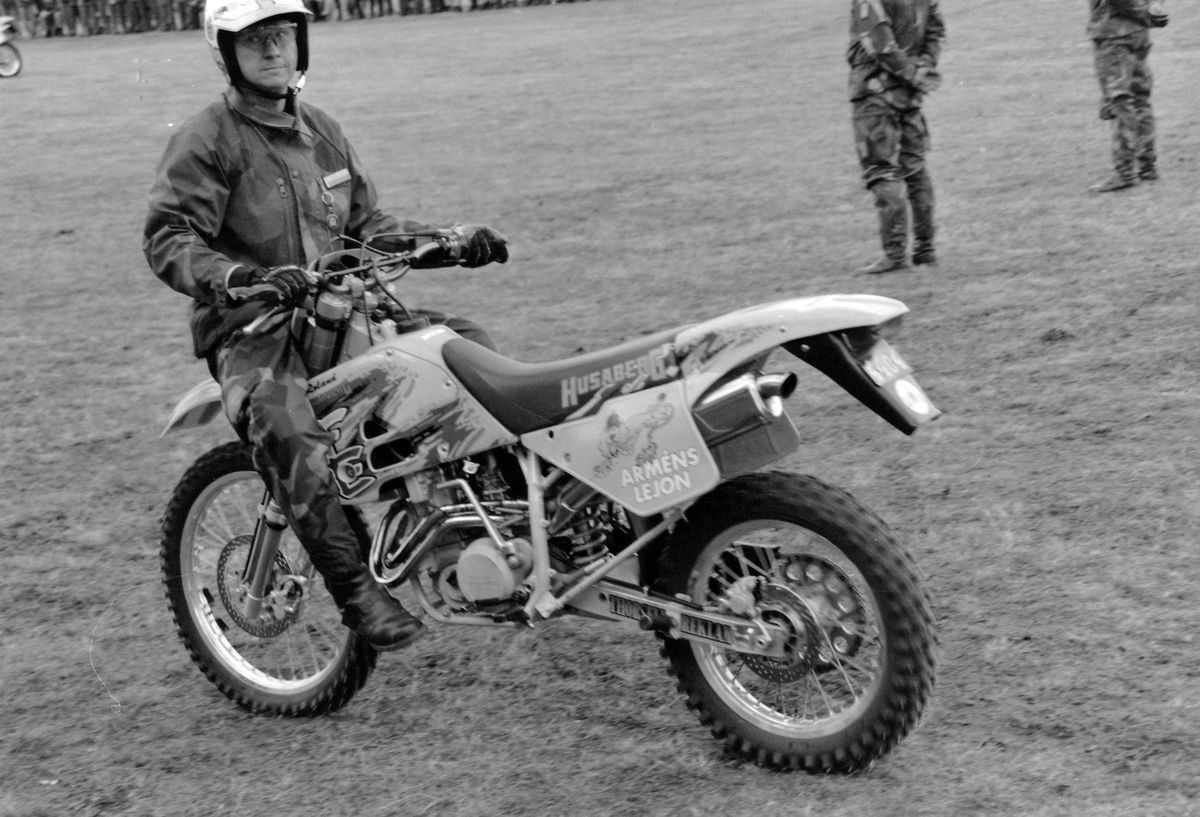 Militära VM i skytte i Skövde aug-sept 1996. Förevisning av Arméns lejon.