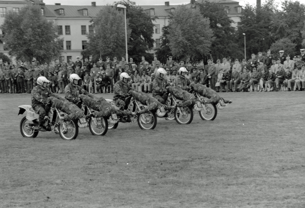 Militära VM i skytte i Skövde aug-sept 1996. Förevisning av Arméns lejon.