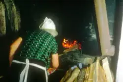 Brødbaking på Horgen vestre, Rolvsøy juni 1983 hos ekteparet