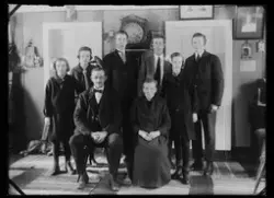 Gruppebilde, åtte personer