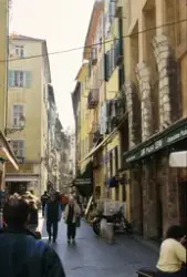 Gate i gammelbyen. Nice, Frankrike.