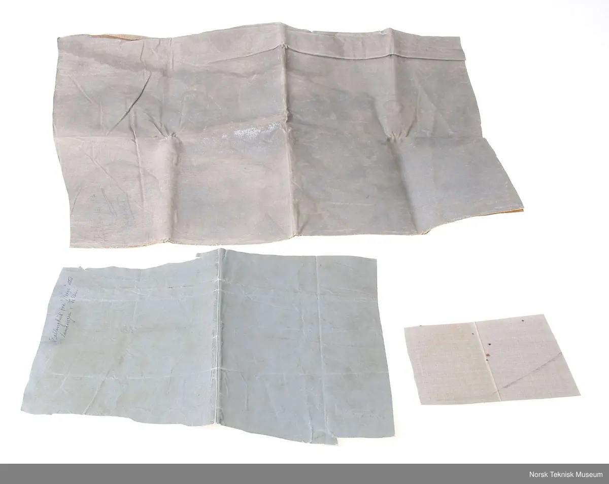 Består av tre biter.