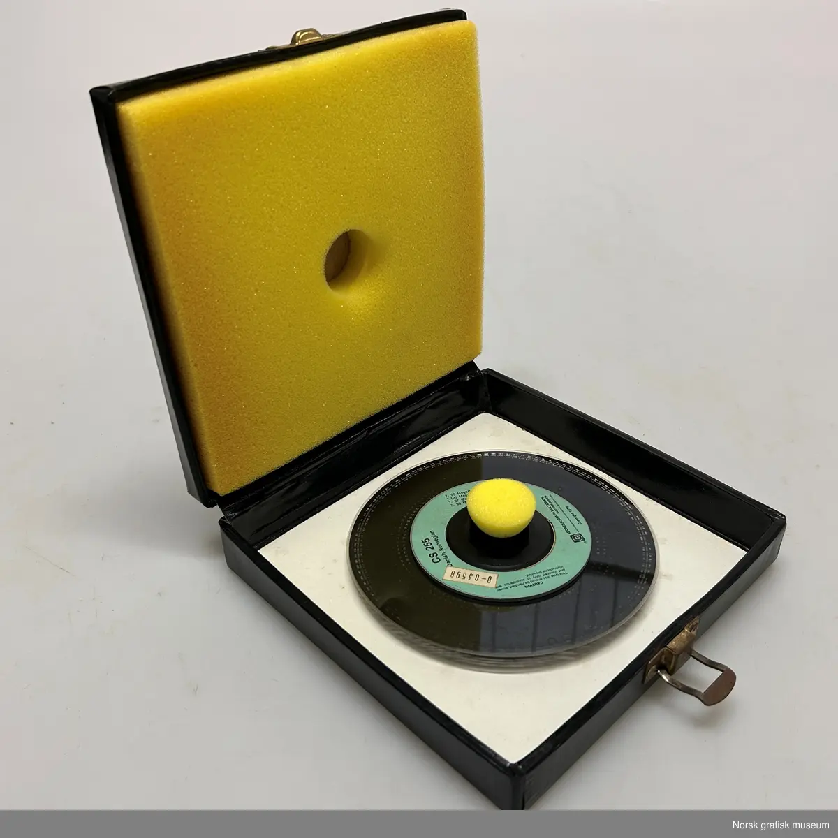 Fonter: Megaron Extra Bold, Megaron Extra Bold Cond., Megaron Light, Megaron Light Italic