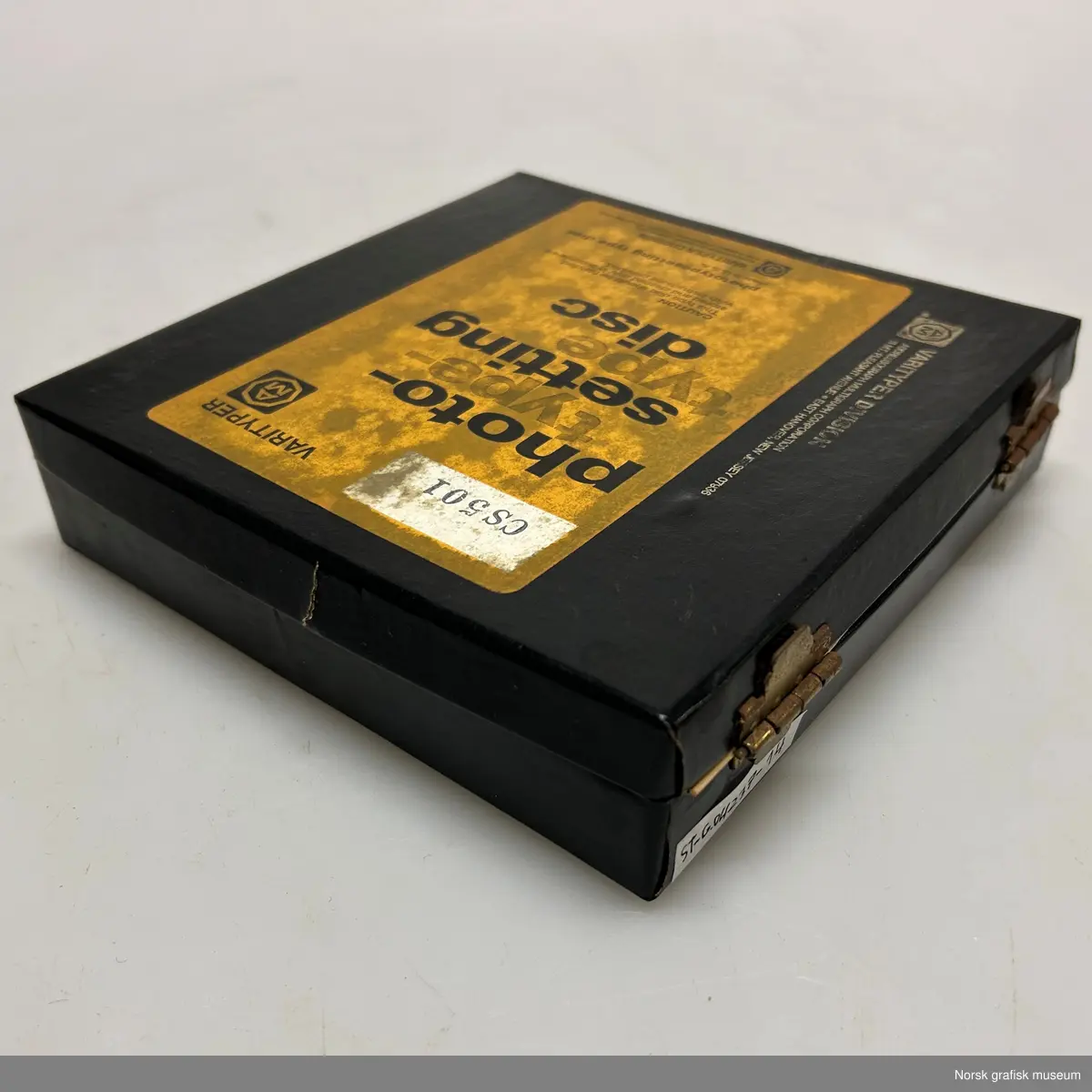 Fonter: Times Roman, Times Italic, Times Bold, Times Bold Italic