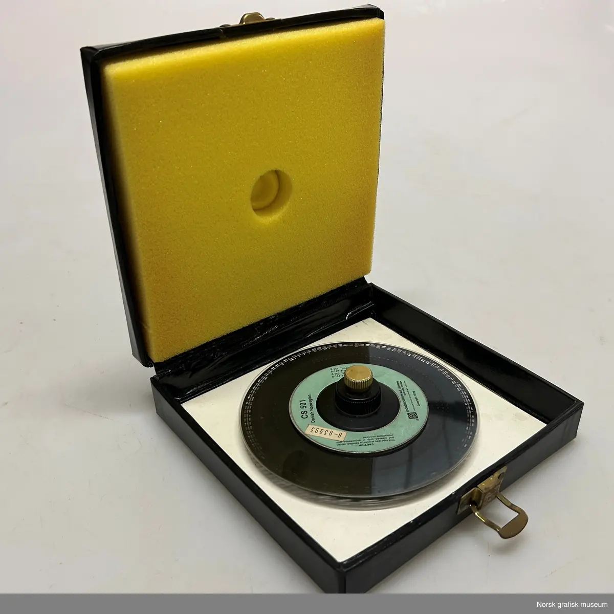 Fonter: Times Roman, Times Italic, Times Bold, Times Bold Italic