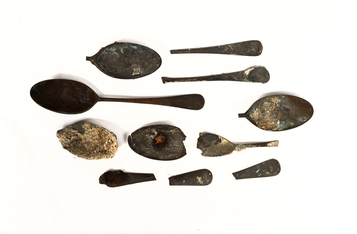 Sked och skedfragment.