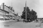 Köpmangatan i Söderhamn omkring 1910.
