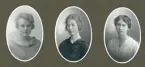 Tre unga kvinnor i ovala foton. 
Till vänster syns Margareta Bergstedt (senare g, Lidén).
Under fotot text: 