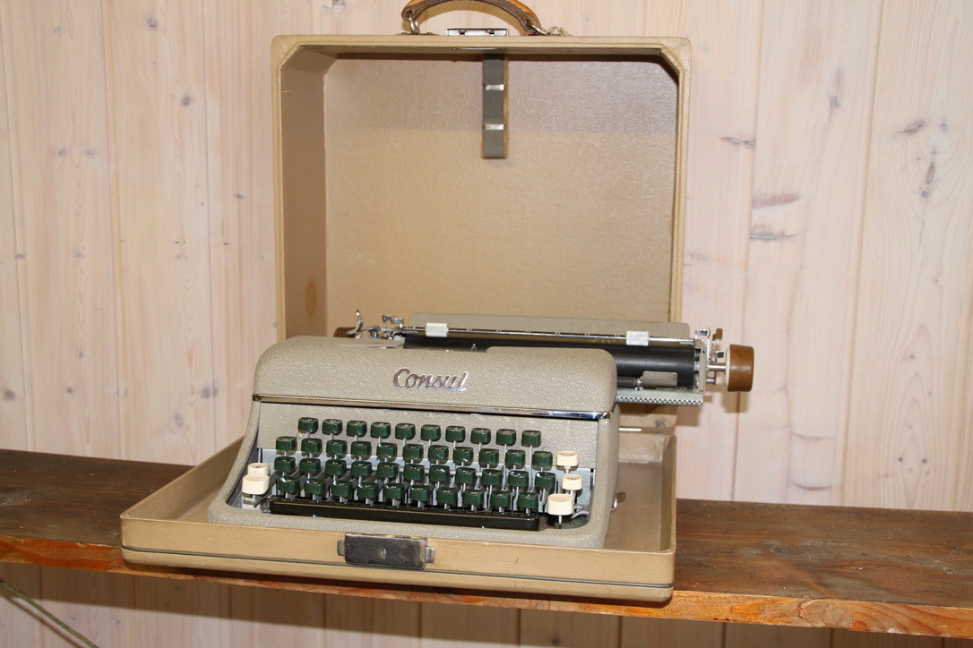 Skrivemaskinen er i god stand