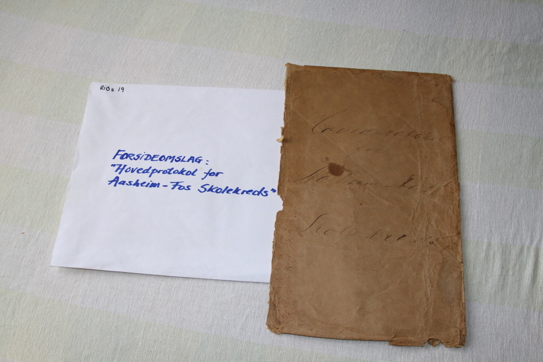 Forsideomslag av "Hovedprotokoll for Aasheim - Fos skolekrets"