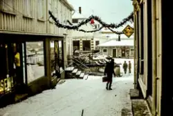 P.A.Huechs gate med julepynt. Kringsjågården er revet.
