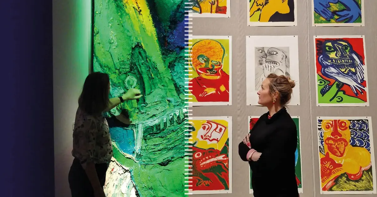 Delad bild med två kvinnor som står framför konst av Bengt Lindström.