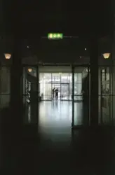 Entréhallen på Tekniska museet. Bilden tagen från Sverigesal