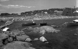 Kärradal, Badstranden. Strandvy från ett skär, förbundet med