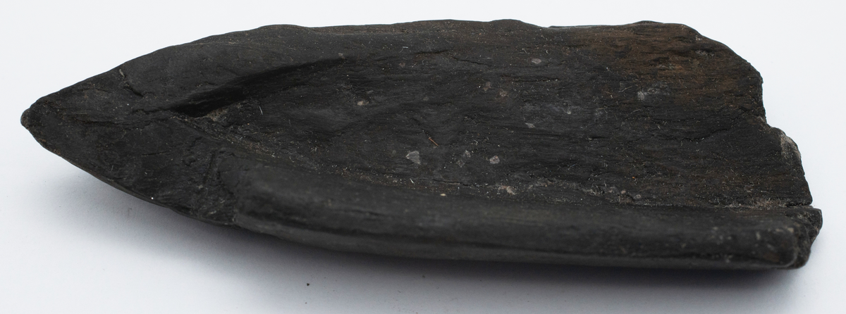 Arkeologisk förundersökning och slutundersökning. Totalt 5455 fyndposter. Vissa poster har gallrats i samband med flytten våren 2020, några har tidigare lämnats för konservering.

Förundersökningen har 48 poster, med flera föremål under samma nummer. Fynden består till övervägande del av keramik av olika typer, ben och järnföremål. Även tegel, slagg, glas, kakel, kritpipor och ett troligt bronsföremål hittades.

Slutundersökningen har 5407 poster.