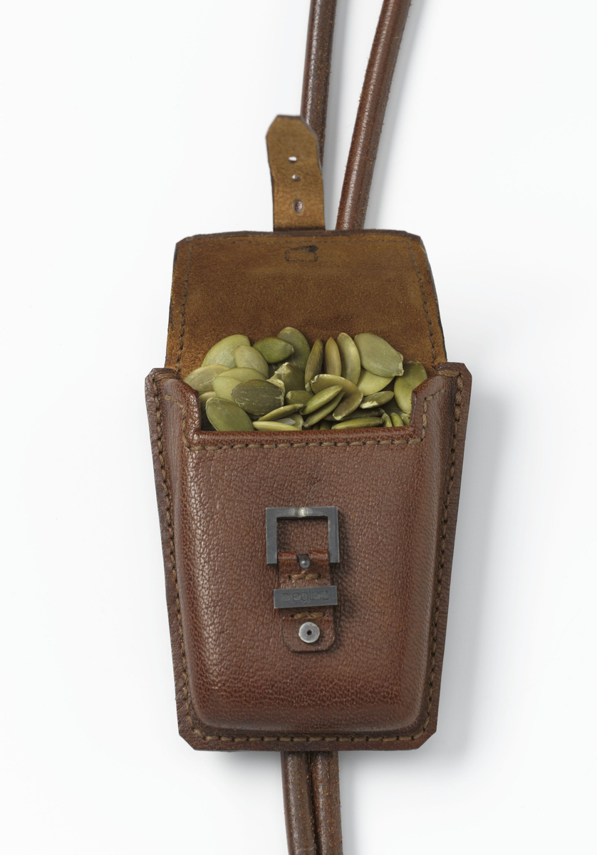 The Human Condition 3 - Tools [Lisseslips]