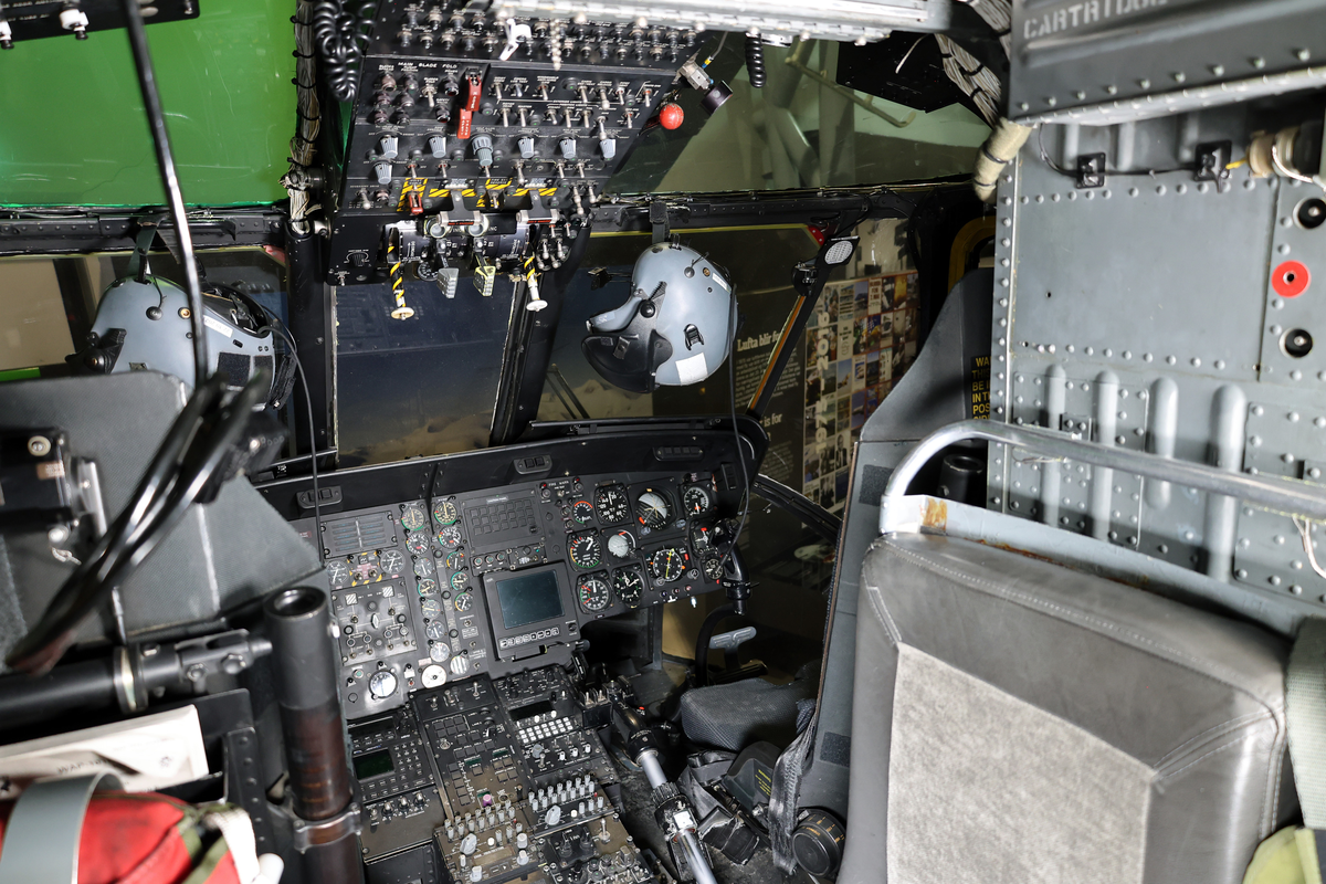 Westland Sea King Mk.43 er et to-motors helikopter brukt i Norge som redningshelikopter. Westland Sea King Mk.43 drives av to Rolls-Royce Gnome turboshaftmotorer, hver med en ytelse på 1660 hestekrefter. Helikopteret har redningsheis, og kan medføre opptil seks bårer. For søk er helikopteret utstyrt med to radarer, radiopeileutstyr og infrarødt kamera.
Westland Sea King er en lisensprodusert helikopterversjon av den amerikanske helikoptertypen Sikorsky SH-3D Sea King (S-61D).

På et vanlig oppdrag består besetningen av Fartøysjef,
 Andreflyger,
Systemoperatør/Navigatør,
Maskinist Redningsmann,
Anestesilege.
