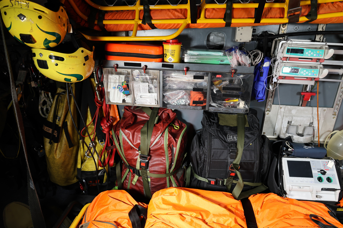 Westland Sea King Mk.43 er et to-motors helikopter brukt i Norge som redningshelikopter. Westland Sea King Mk.43 drives av to Rolls-Royce Gnome turboshaftmotorer, hver med en ytelse på 1660 hestekrefter. Helikopteret har redningsheis, og kan medføre opptil seks bårer. For søk er helikopteret utstyrt med to radarer, radiopeileutstyr og infrarødt kamera.
Westland Sea King er en lisensprodusert helikopterversjon av den amerikanske helikoptertypen Sikorsky SH-3D Sea King (S-61D).

På et vanlig oppdrag består besetningen av Fartøysjef,
 Andreflyger,
Systemoperatør/Navigatør,
Maskinist Redningsmann,
Anestesilege.
