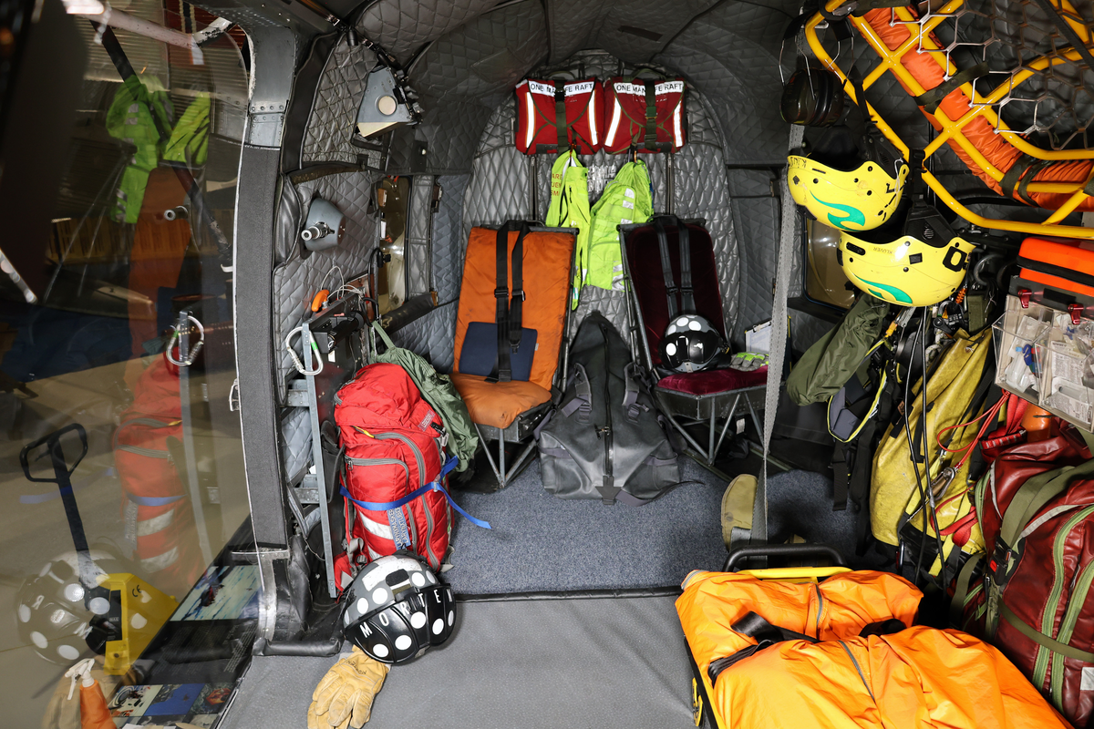 Westland Sea King Mk.43 er et to-motors helikopter brukt i Norge som redningshelikopter. Westland Sea King Mk.43 drives av to Rolls-Royce Gnome turboshaftmotorer, hver med en ytelse på 1660 hestekrefter. Helikopteret har redningsheis, og kan medføre opptil seks bårer. For søk er helikopteret utstyrt med to radarer, radiopeileutstyr og infrarødt kamera.
Westland Sea King er en lisensprodusert helikopterversjon av den amerikanske helikoptertypen Sikorsky SH-3D Sea King (S-61D).

På et vanlig oppdrag består besetningen av Fartøysjef,
 Andreflyger,
Systemoperatør/Navigatør,
Maskinist Redningsmann,
Anestesilege.
