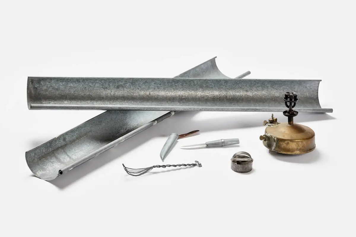 Materiale og små redskaper og håndverk i metall 