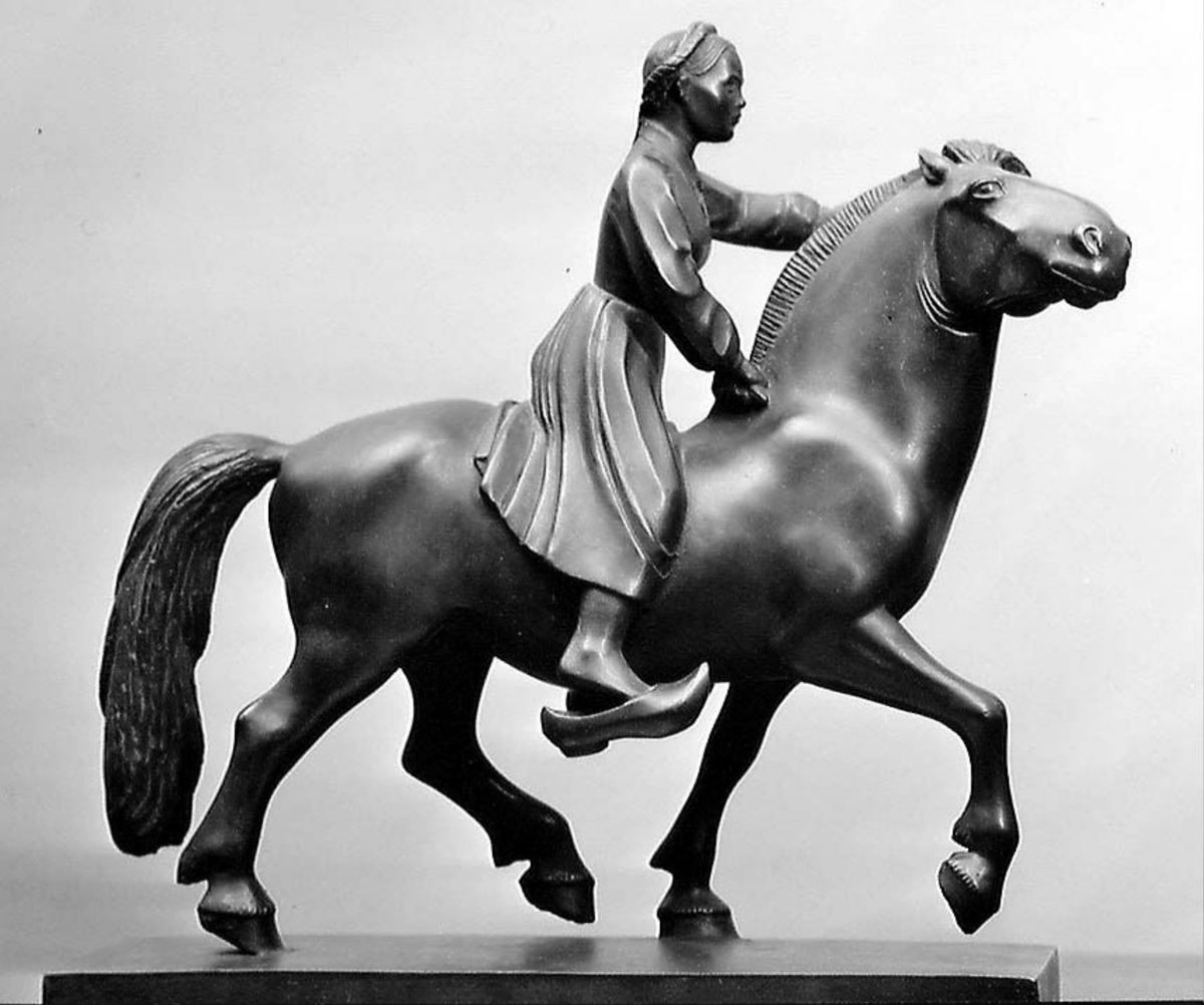 Jenta på hesten [Statuett]