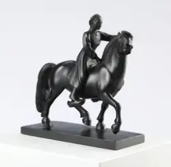 Jenta på hesten [Statuett]