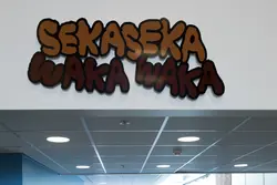 Sekaseka og waka waka [Installasjon]