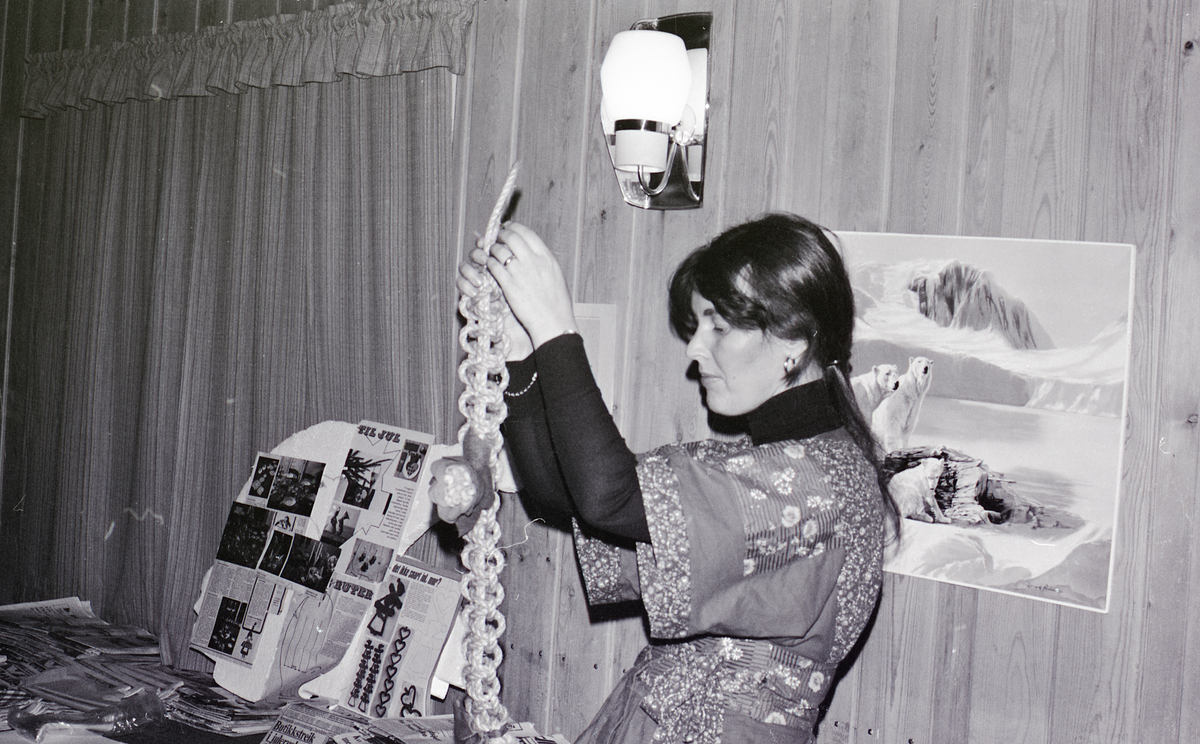 Juleforberedelser i kvinneforeningen. 