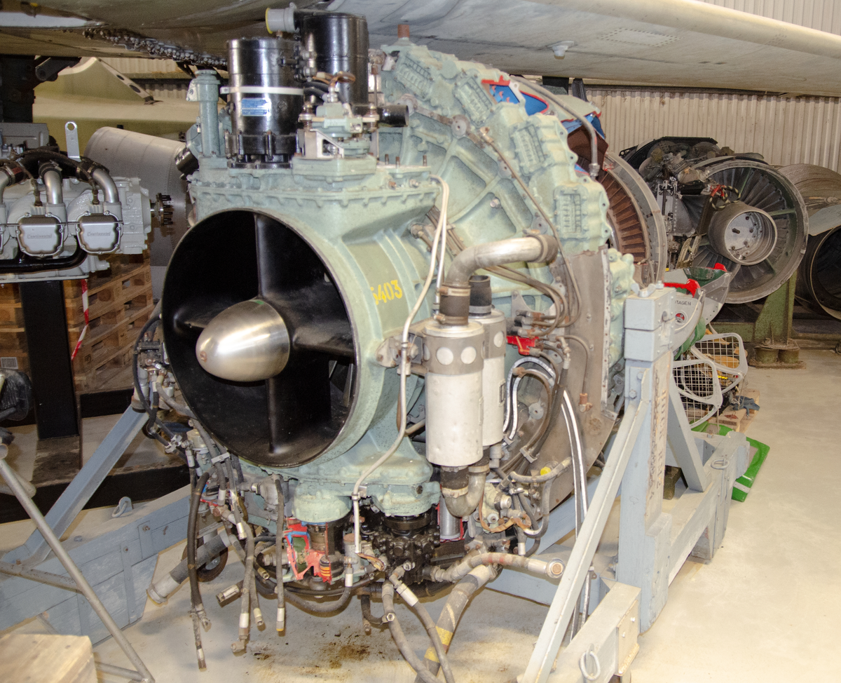 Flygmotor RM 2, uppskuren.