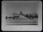 Reprofotografi. S:t Petersburg.
Bilderna finns inklistrade som illustrationer i anteckningsbok i Rustan Bergwalls arkiv 