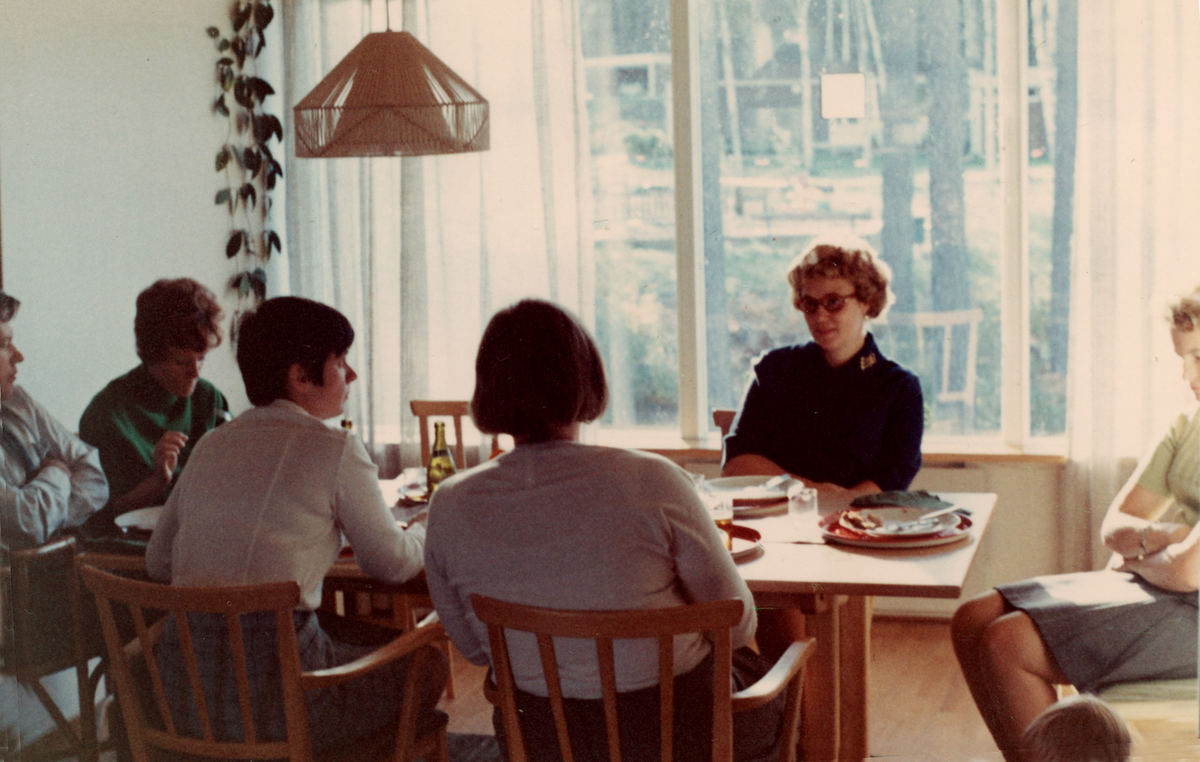 Berghemsvägen 19. Kalas hos familjen Arvidsson