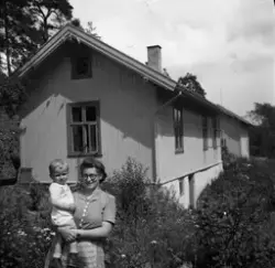 ukjent hus og ukjente personer.