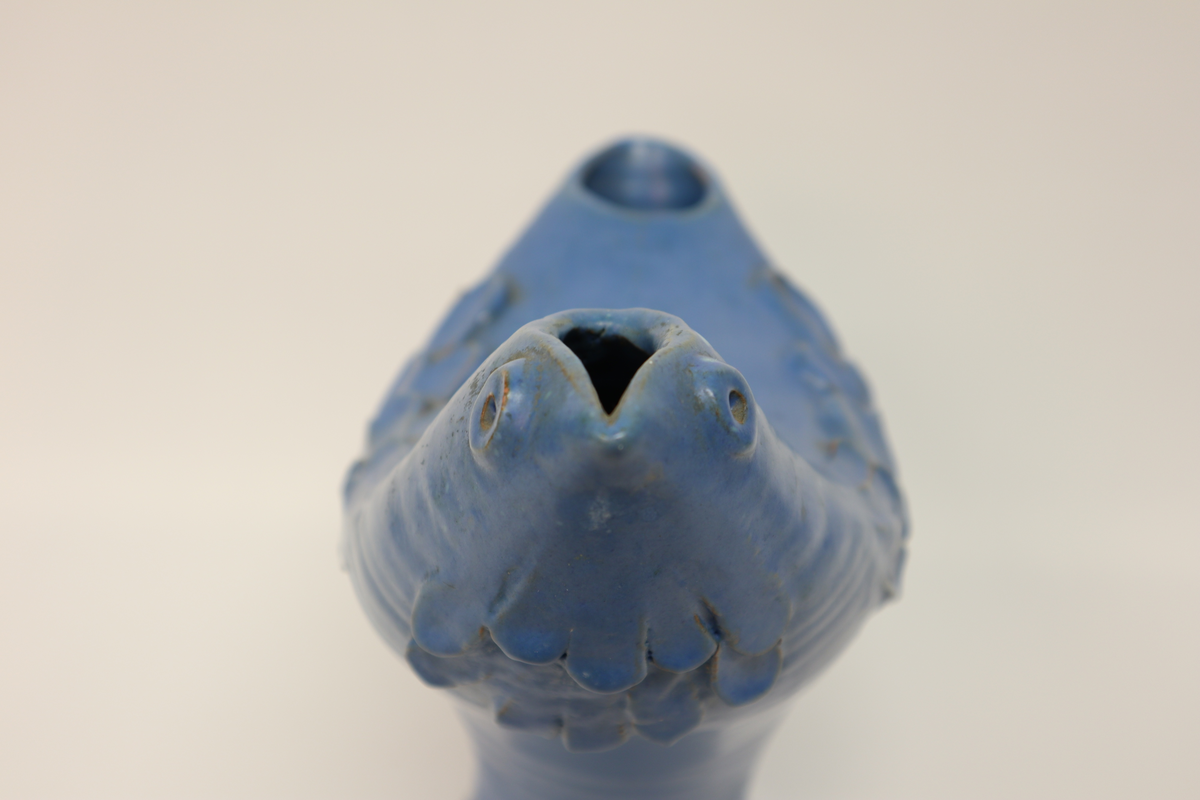 Blå vase inspirert av gauken.